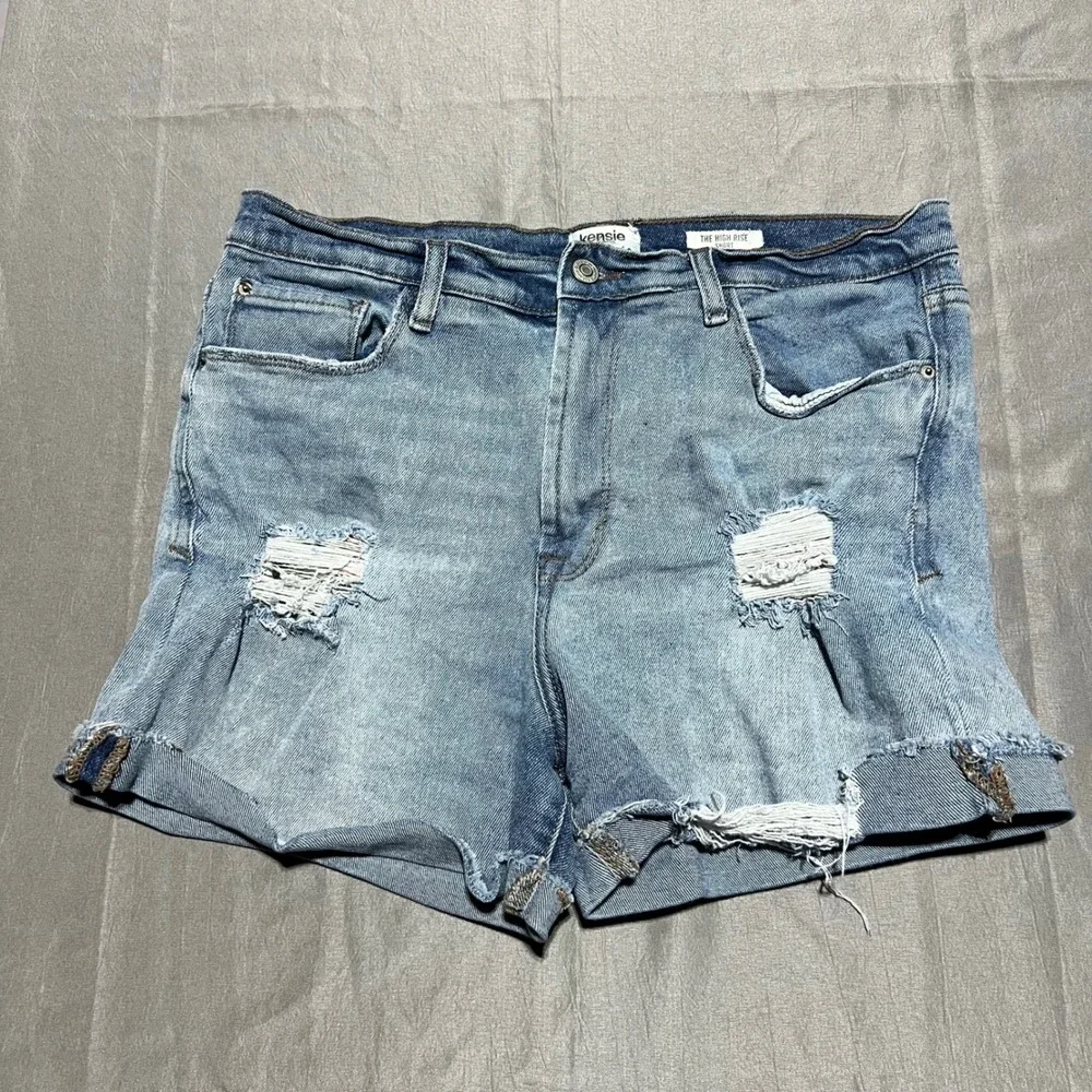 Kensie Jeans Vintage Luxe High Rise Distressed Denim Shorts Light Wash 32 Waist